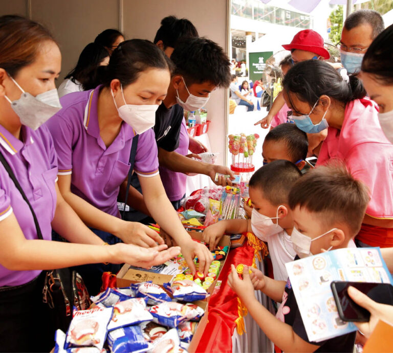 Nearly 20,000 gifts have been prepared for children at The 12th Phu My Hung Children’s Day